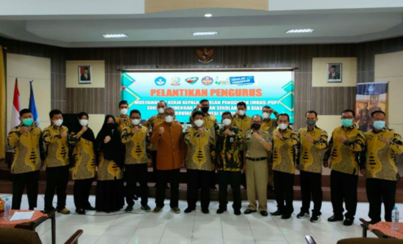 Slb Plt Plt. Kadisdik Sulsel Lantik Pengurus MKKSP SMA-SLB